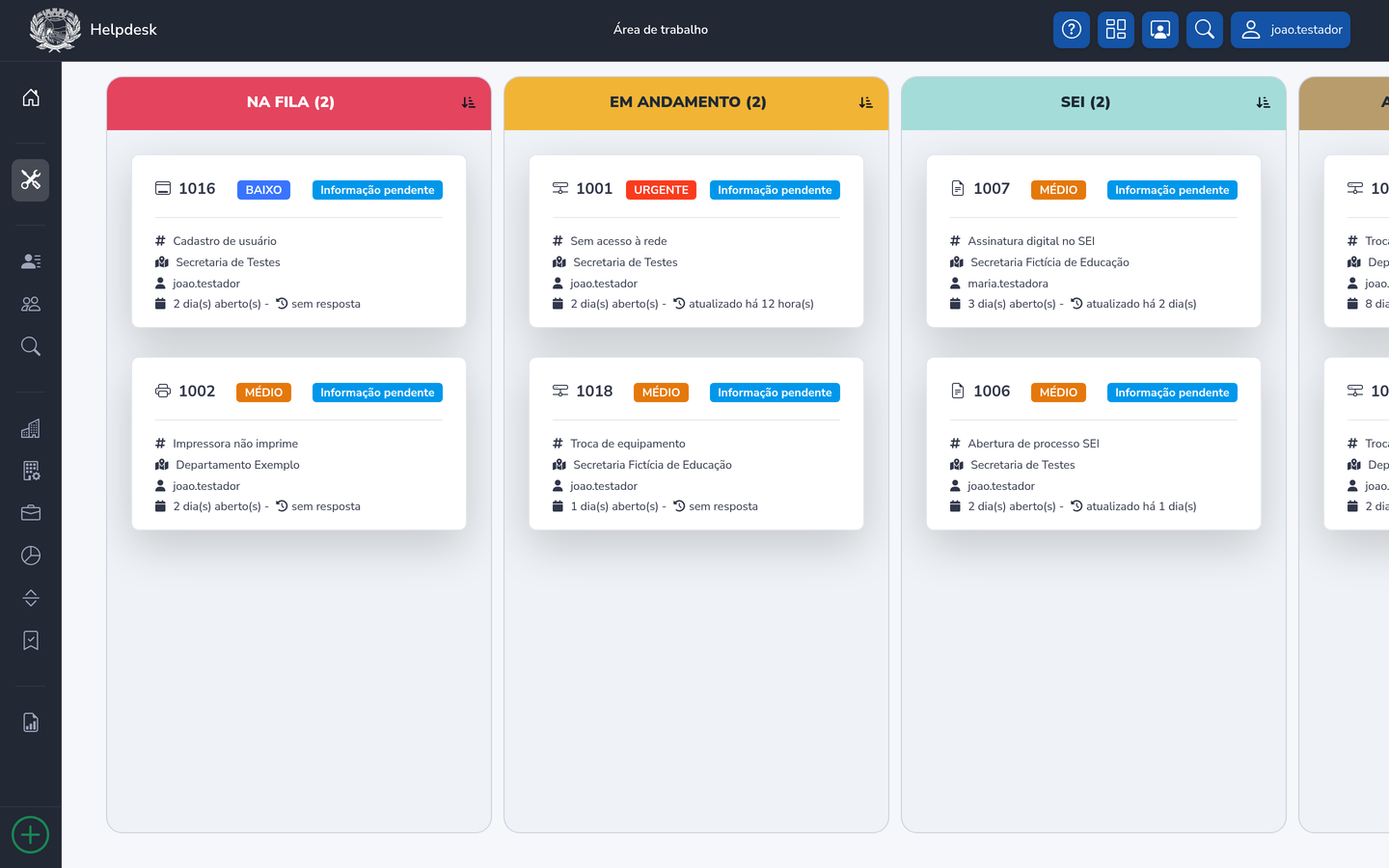 Área de trabalho — kanban pessoal do técnico, com uma coluna por status do fluxo, badges de prioridade/SLA e ordenação por coluna.